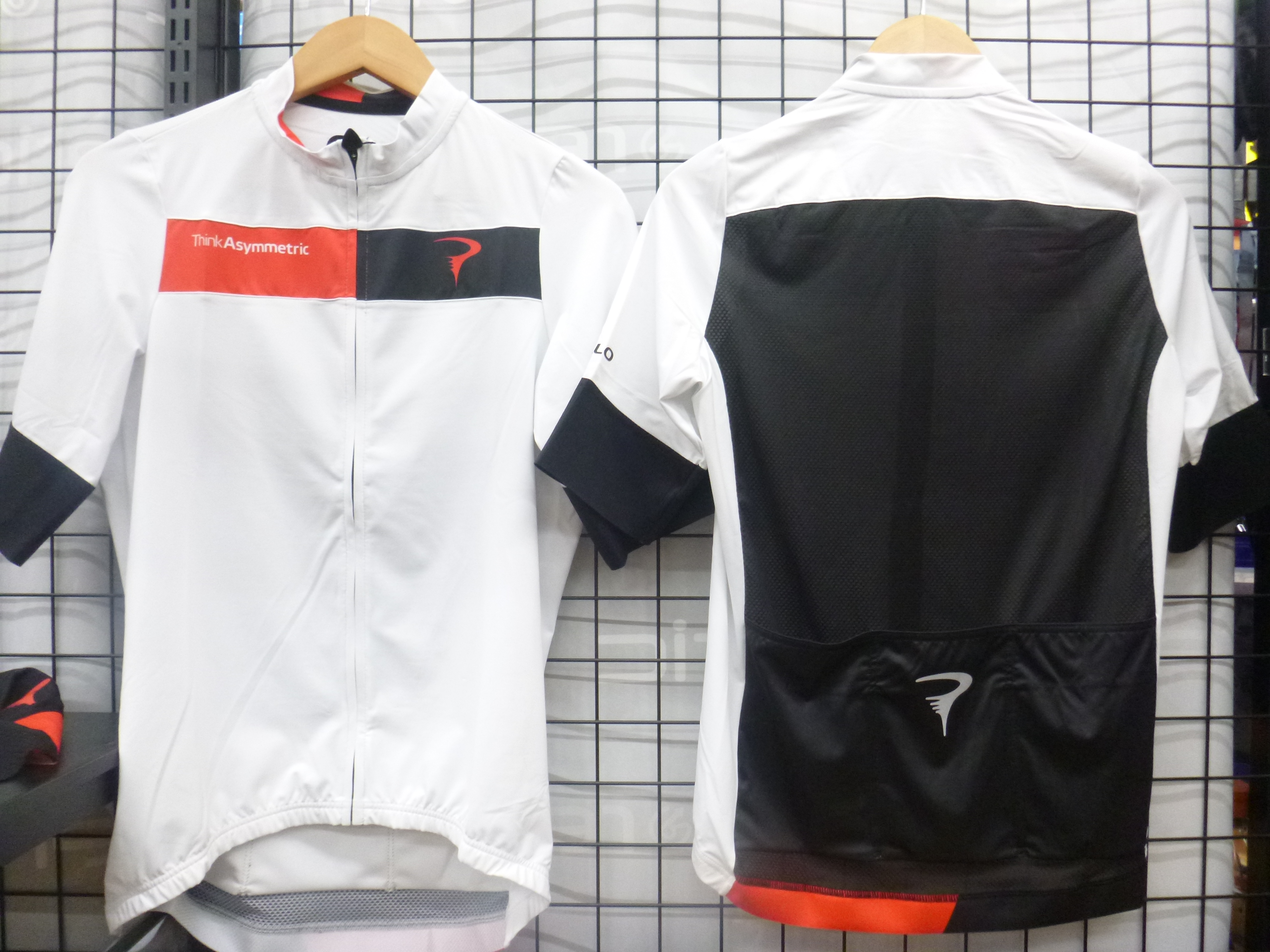 PINARELLO V2 Think Asymmetric Jersey＆Bib Short | バイシクルセオ新松戸